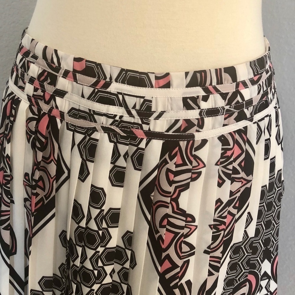 Adrianna Papell - Geometric Shape Pleated Skirt - Picture 2 of 7